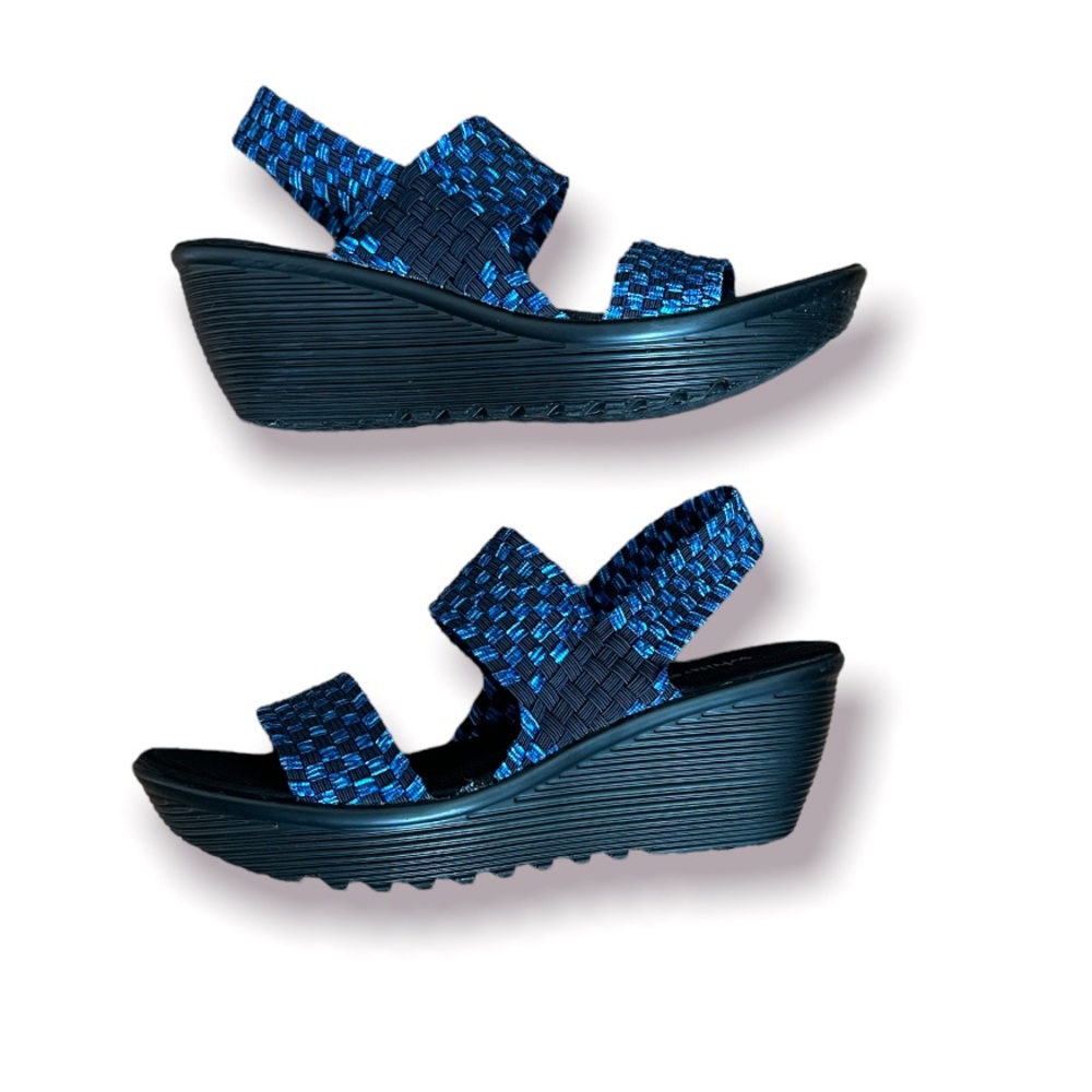 White Mountain wedge sandals in blue